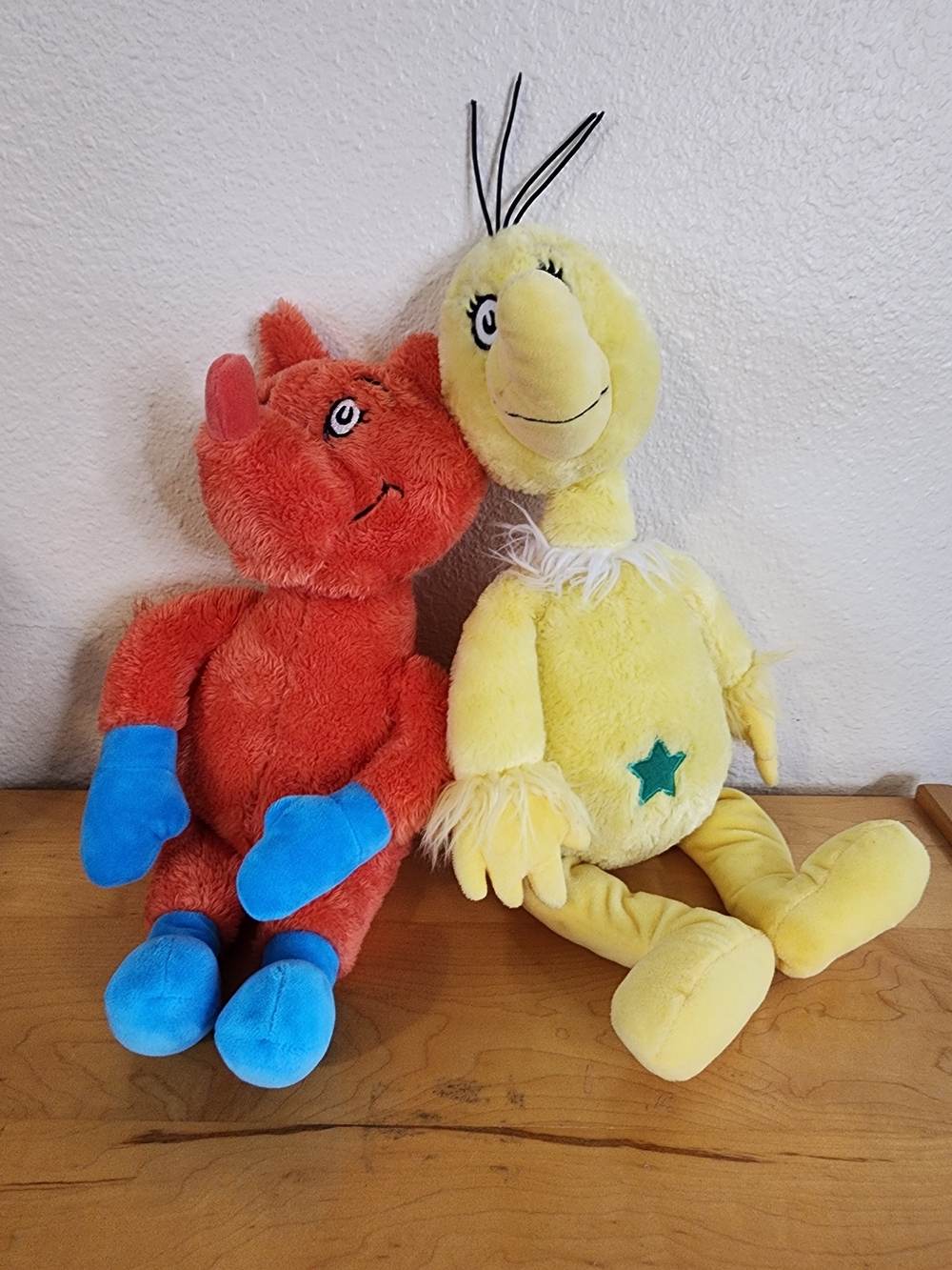 Kohl's Dr. Seuss Plush The Sneetches & Fox in Sox